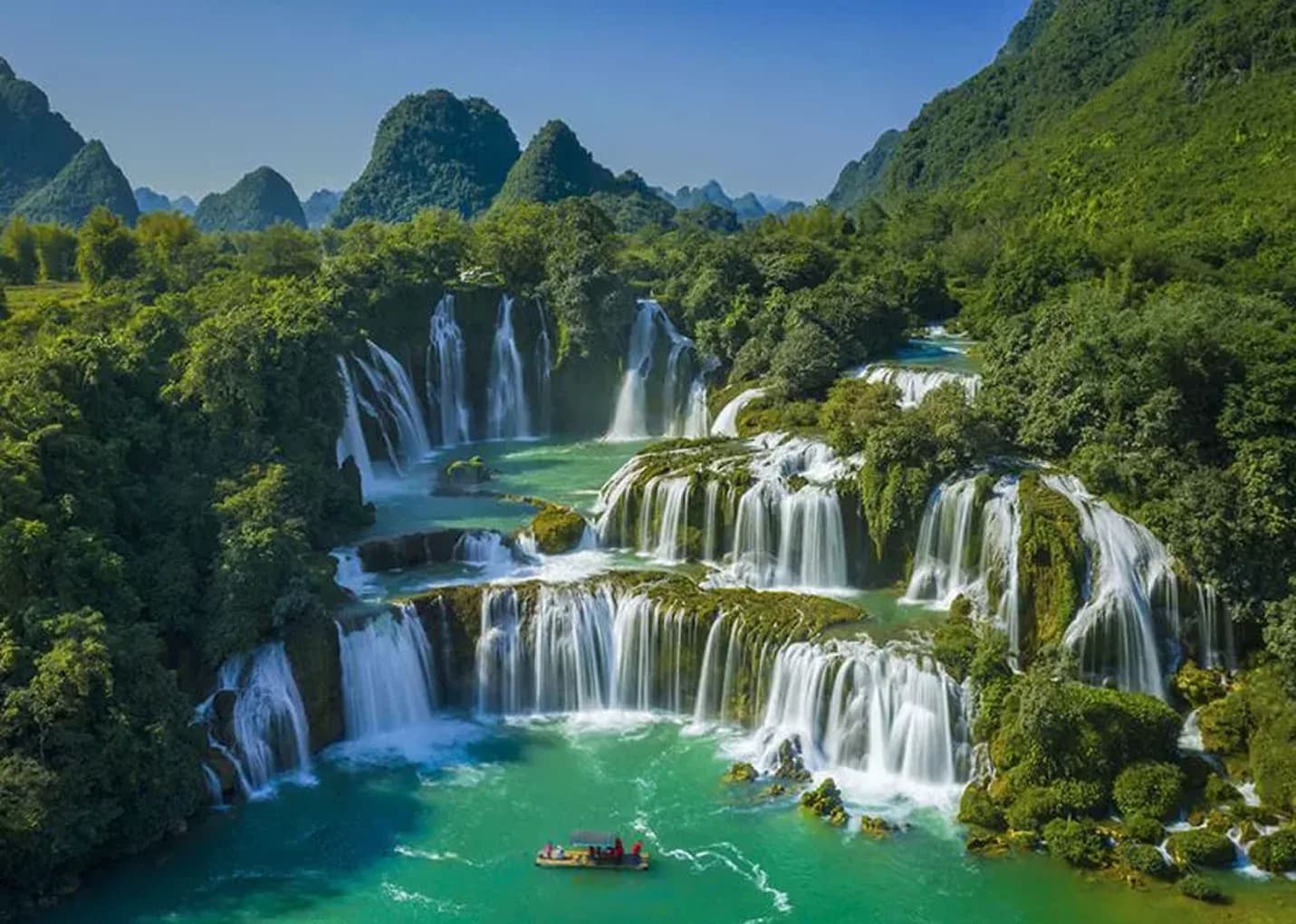 4D3N Discover Hanoi, the thousand-year-old capital of culture